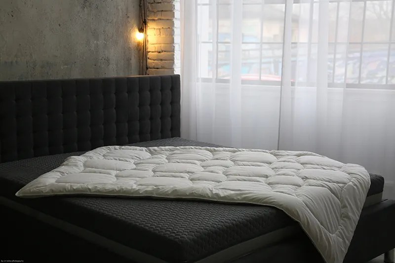 Hilding Anders Luxusný set prikrývky a vankúša z kašmírového ovčieho rúna a BIO bavlny Rozmer vankúša: 70 x 90 cm, Rozmer prikrývky: 200 x 220 cm