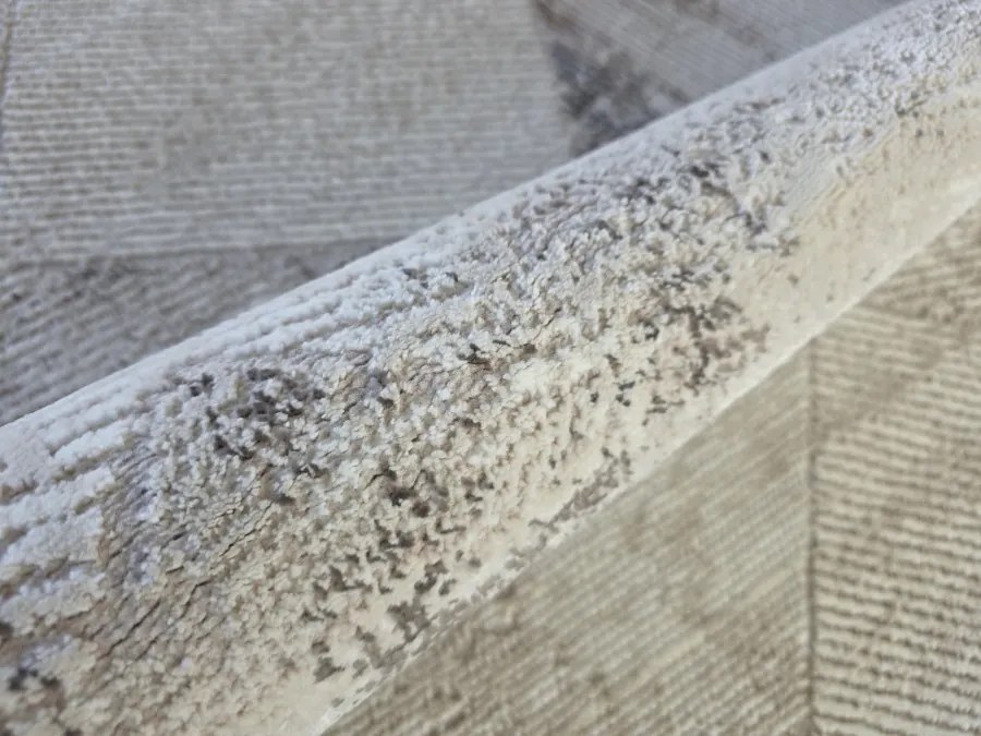 DC Koberec Exclusive 393 tmavá vizion zlatá Rozmer: 120×170 cm