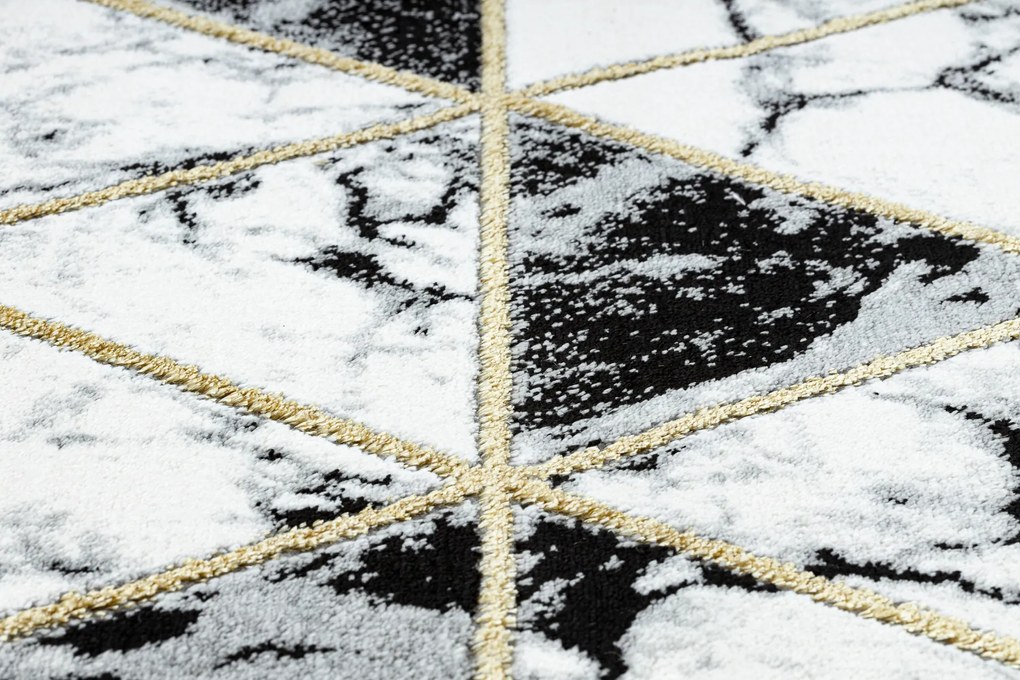 Behúň EMERALD 1020 Glamour exclusive, mramor, trojuholníkový, čierny + zlatá