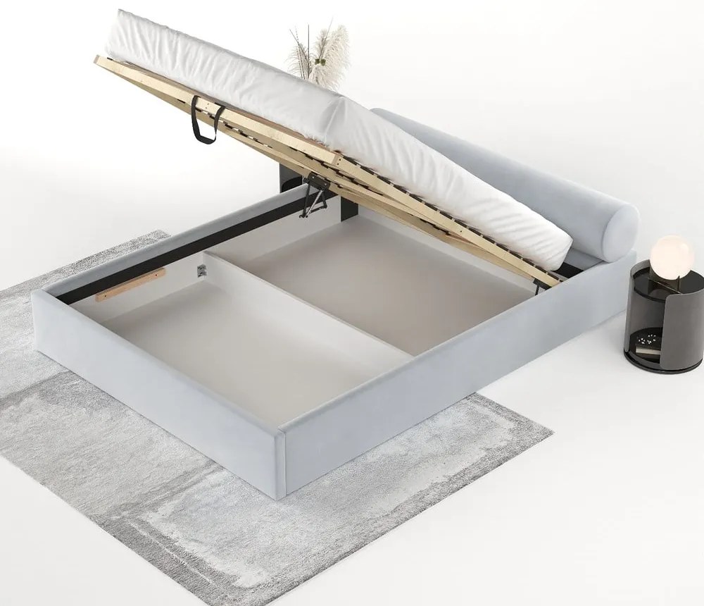 Svetlosivá čalúnená dvojlôžková posteľ s úložným priestorom s roštom 200x200 cm Solvo – Maison de Rêve