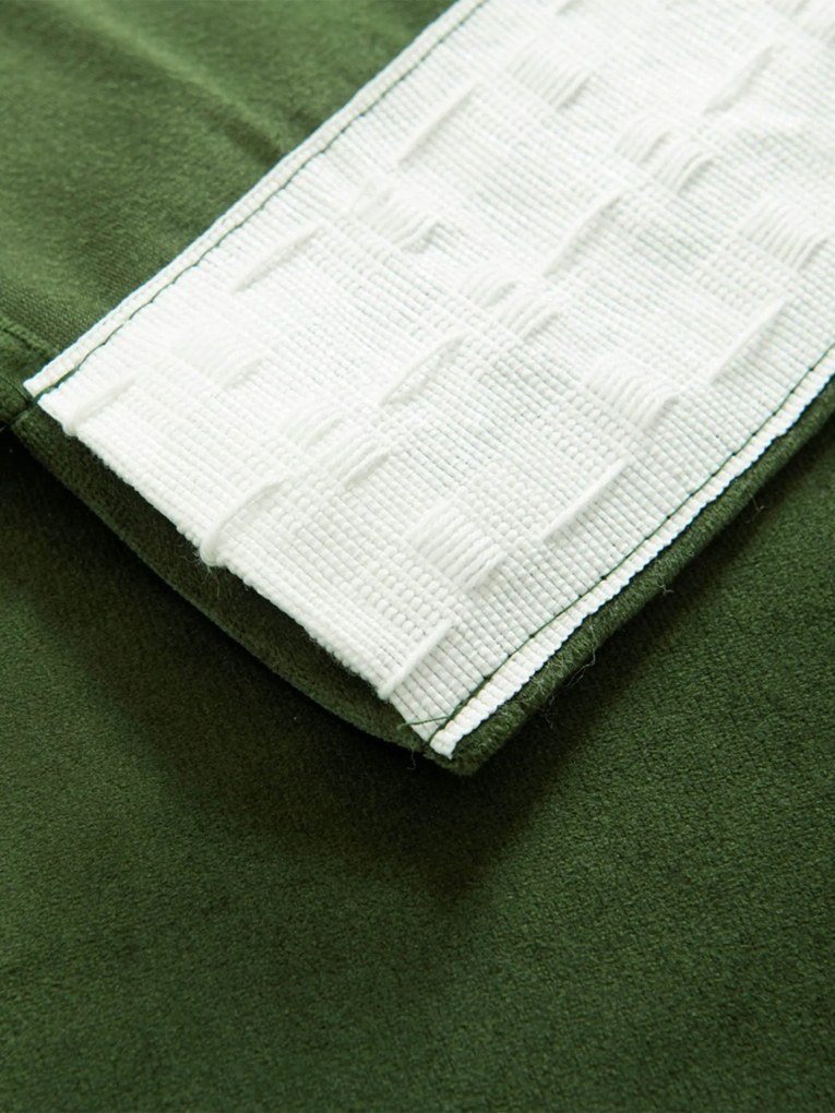 Zamatové zatemňovacie závesy Cesar tmavo zelené - 140 x 180 cm (2ks) - riasiaca stuha