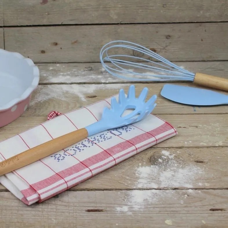 Isabelle Rose Silikónová lyžica na špagety 31 cm - svetlo modrá