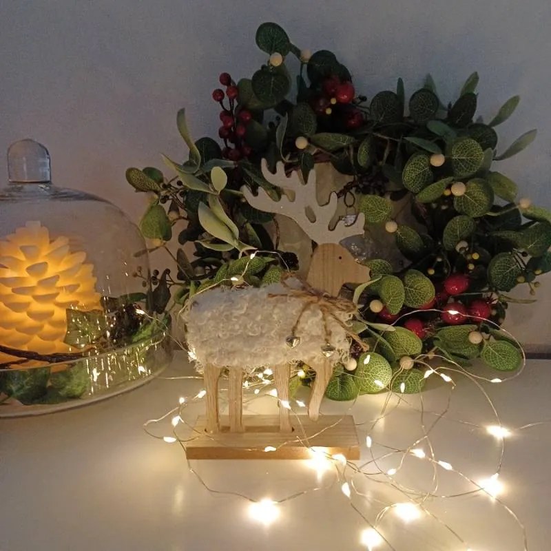 DECOLED Dekorácia, drevený jeleň, 12,5 x 5 x 20,5 cm, biela