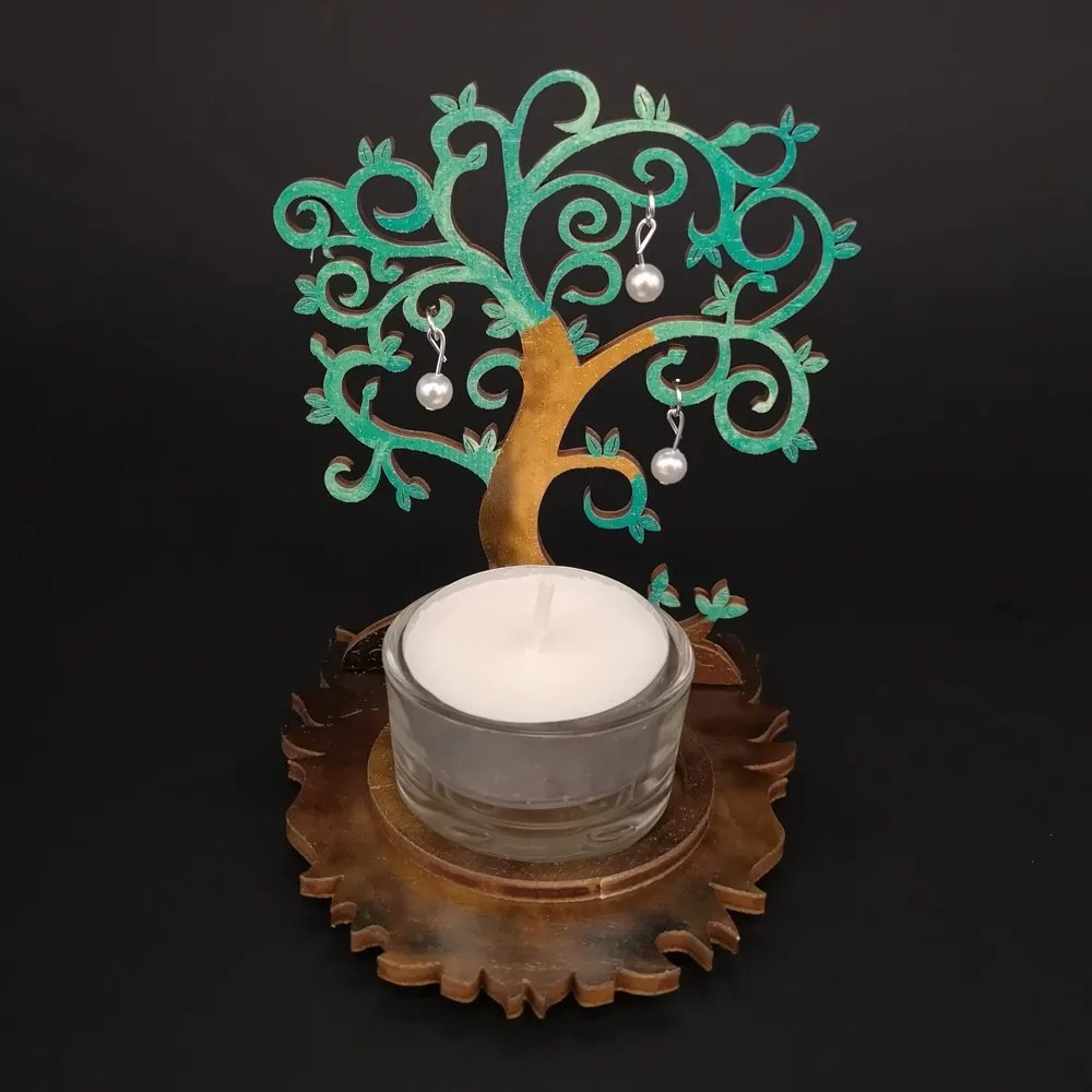 AMADEA Drevený svietnik strom zelený s bielymi ozdobami, výška 10 cm
