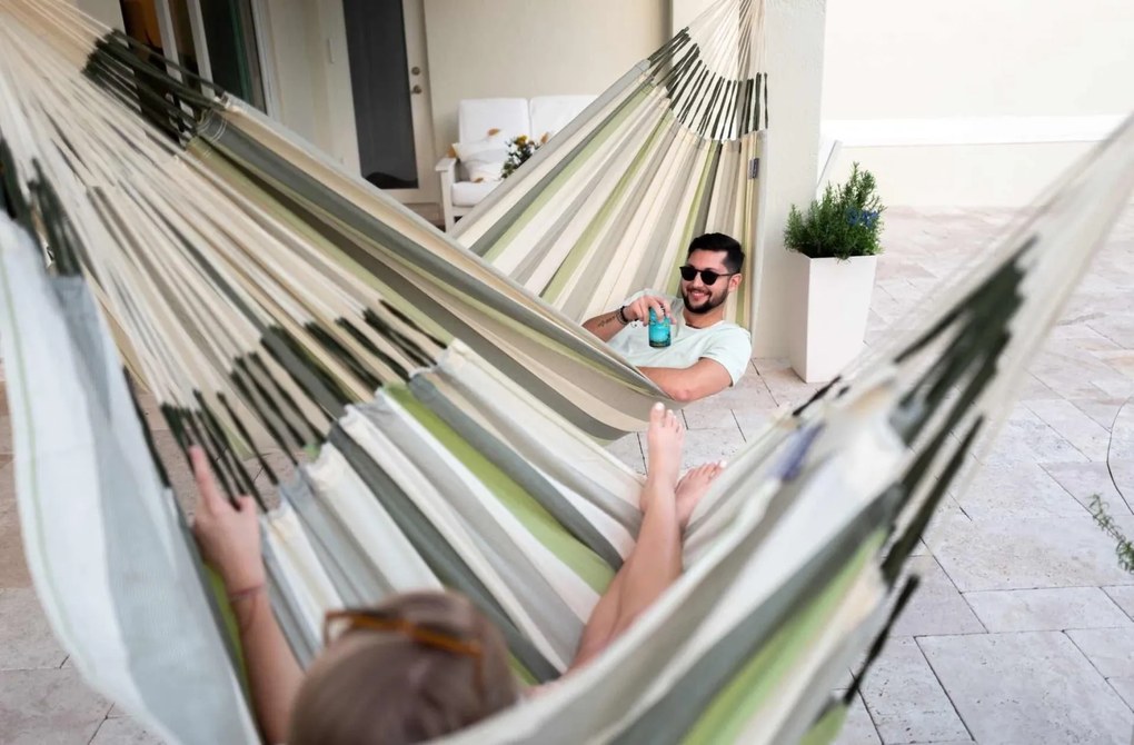 La Siesta DOMINGO KINGSIZE CLASSIC - závesné hojdacie kreslo odolá aj rozmarom počasia, látka: 100% polypropylén / tyč: bambus / otočný čap: nerezová oceľ