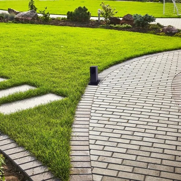 Vonkajší zásuvkový stĺpik 1Z SCHUKO 230V IP44 20 cm čierna