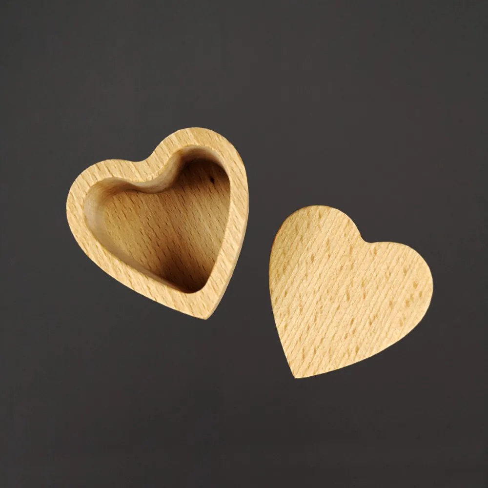 AMADEA Drevená krabička v tvare srdca 5 cm