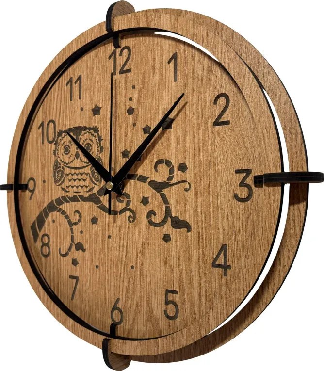 Drevené nástenné hodiny Sova na vetve – dubový dekor, tichý chod | SENTOP HDF0573-OAK