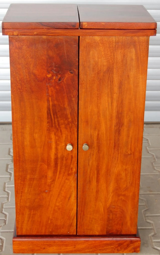 furniture-nabytek.cz - Domácí bar v obýváku 55x110x40 z dřeva palisandr