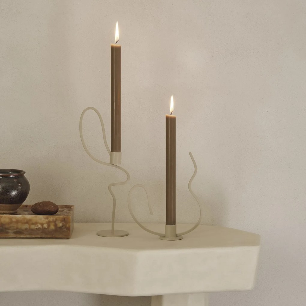 Ferm Living Kovový svietnik Valse Cashmere Low