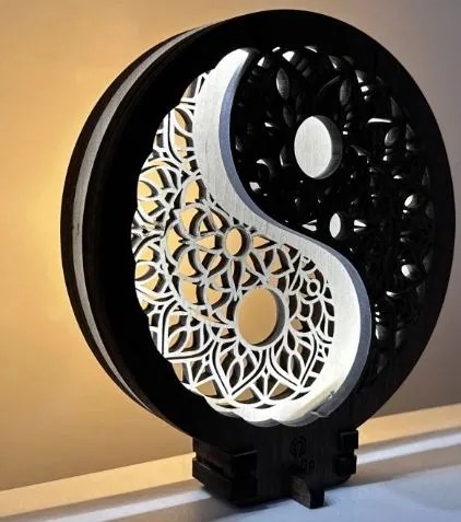 Drevená lampička na nočný stolík Jin Jang