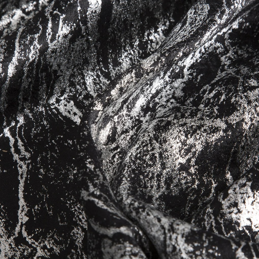ZATEMŇOVACÍ ZÁVES NA KRÚŽKOCH ELISE 140X250 CM ČIERNA