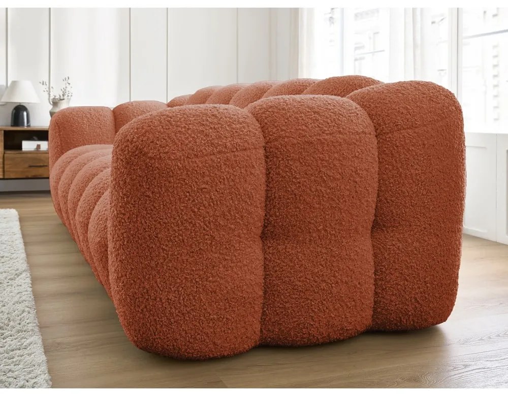 Pohovka z textílie buklé v tehlovej farbe 232 cm Hippolyte – Bobochic Paris