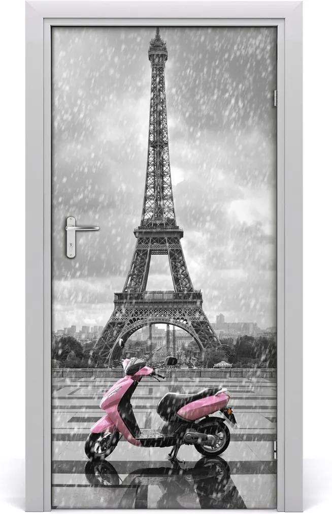 Fototapeta samolepící dveře Eiffelova věž skutr