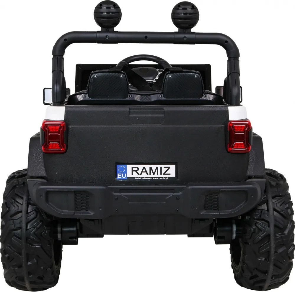 Ramiz Master of Terain Biele vozidlo