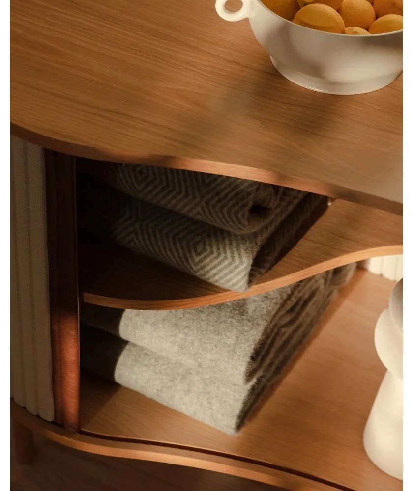 Hnedá nízka komoda v dekore duba s posuvnými dverami 100x67 cm Audacious – UMAGE