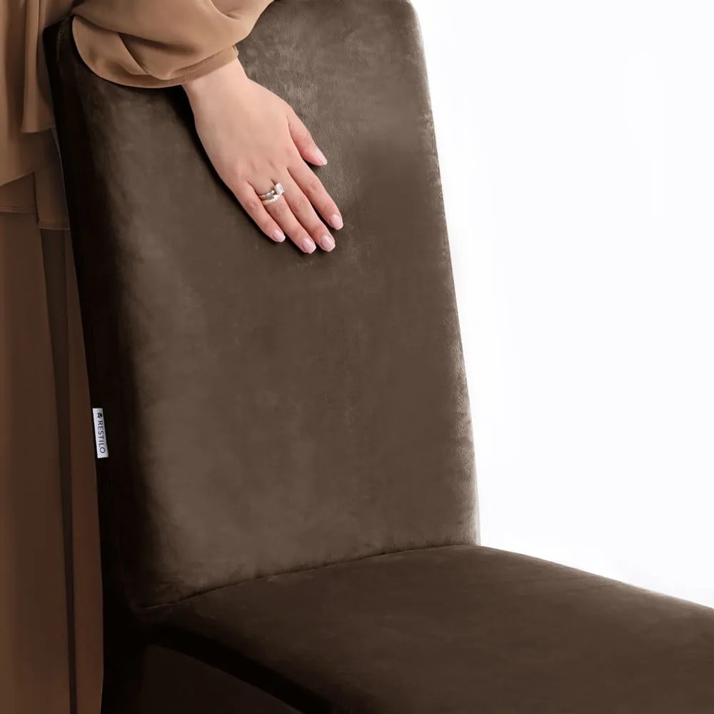 Hnedé napínacie poťahy v súprave 4 ks na stoličku 48 cm Sento – Restilo