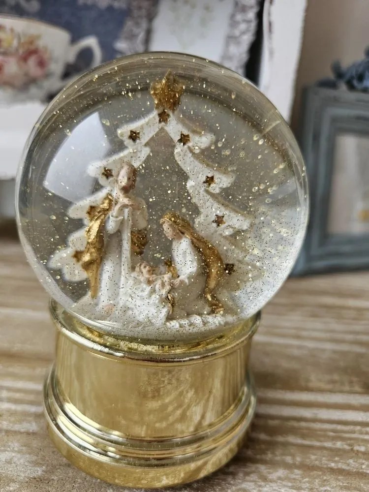 Hracie snežítko so svätou rodinou snow globe - Ø 10*14 cm
