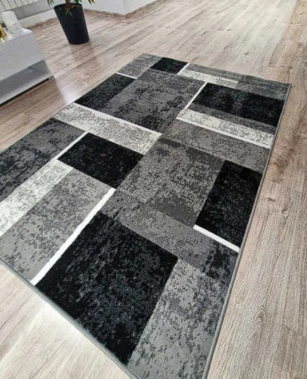 HU Sivý geometrický kockovaný obdĺžnikový koberec NEW IDEA 90311-0433 Rozmer: 80x150 cm