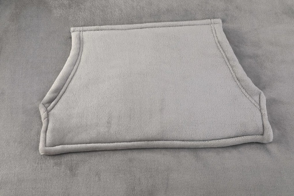 Deka s rukávmi HOODIE sivá
