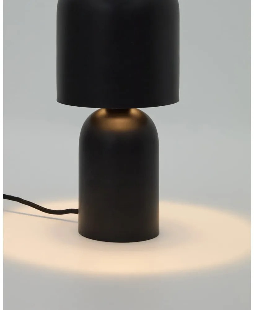 Čierna stolová lampa s kovovým tienidlom (výška 28 cm) Monze – Kave Home