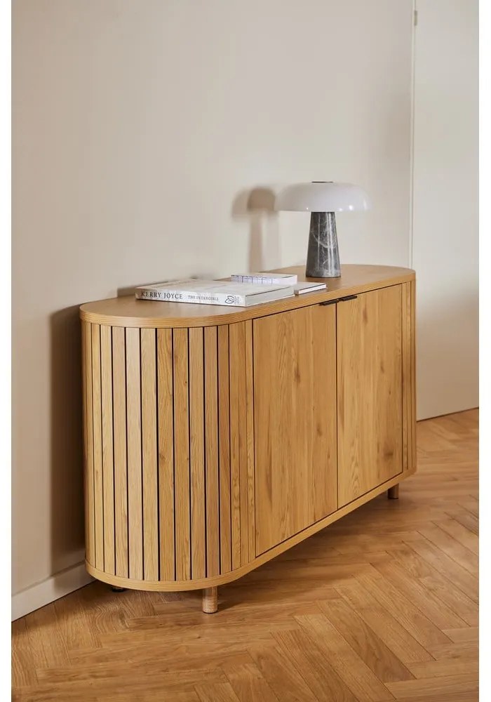 Komoda v dekore duba v prírodnej farbe 160x80x45 cm Colima – Actona