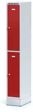 Alfa 3 Kovová šatníková skrinka na sokli s úložnými boxami, 2 boxy, červené dvere, otočný zámok