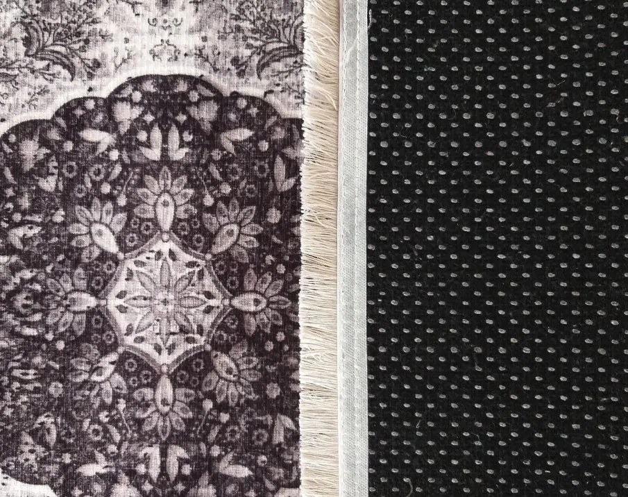Sivý koberec so vzorom v orientálnom štýle Šírka: 80 cm | Dĺžka: 150 cm