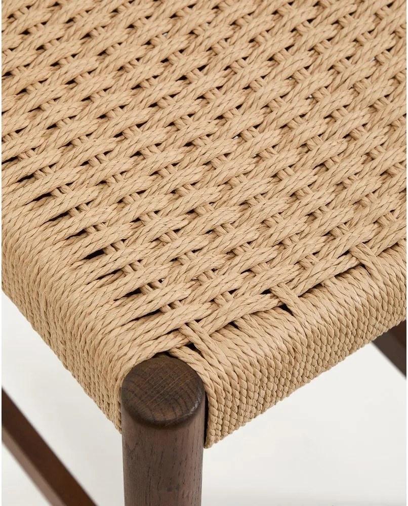 Hnedá/v prírodnej farbe barová stolička z dubového dreva (výška sedadla 65 cm) Analy – Kave Home