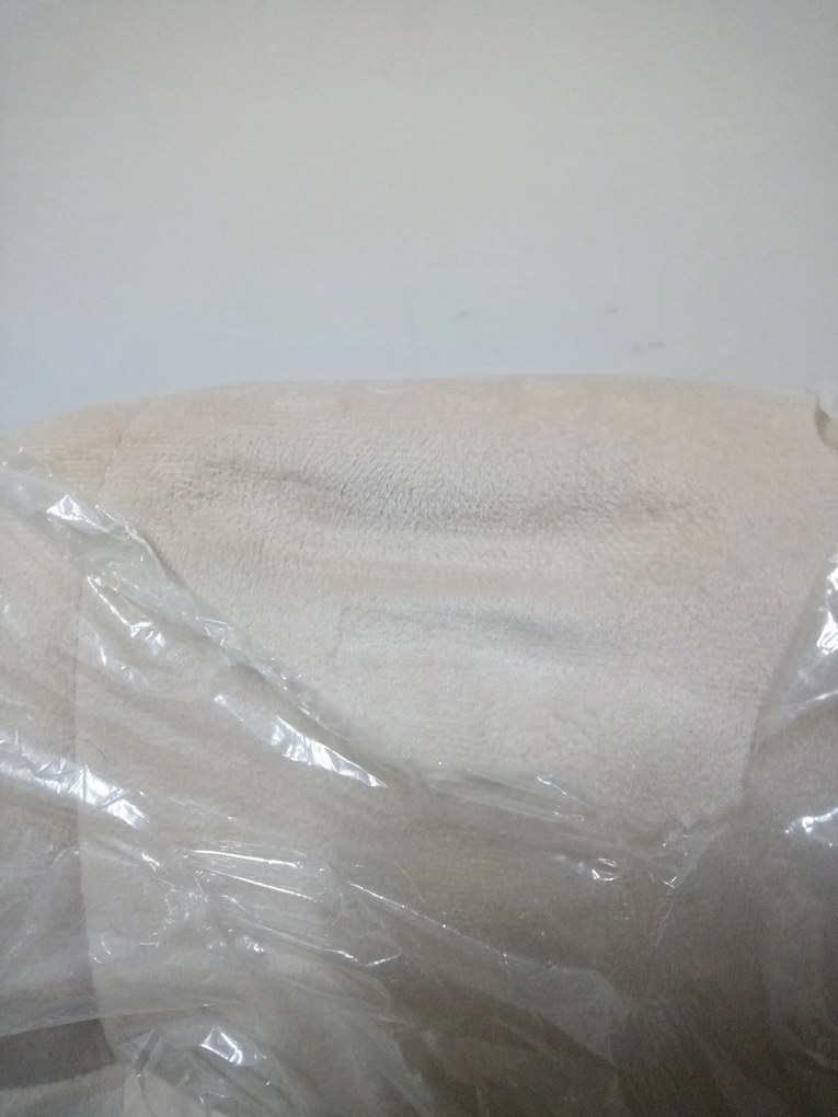 AKCE Béžová zamatová jedálenská stolička BORA II. akosť