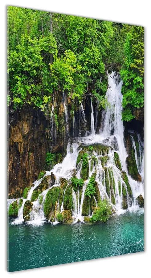 Foto obraz sklenený Vodopád v lese pl-osh-50x100-f-85137892