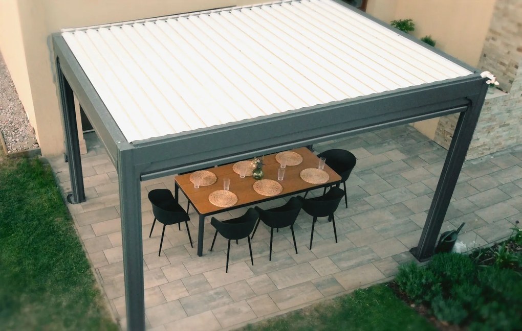 Bioklimatická pergola Noela antracit PREMIUM 3x4 m Farba lamiel: Biela