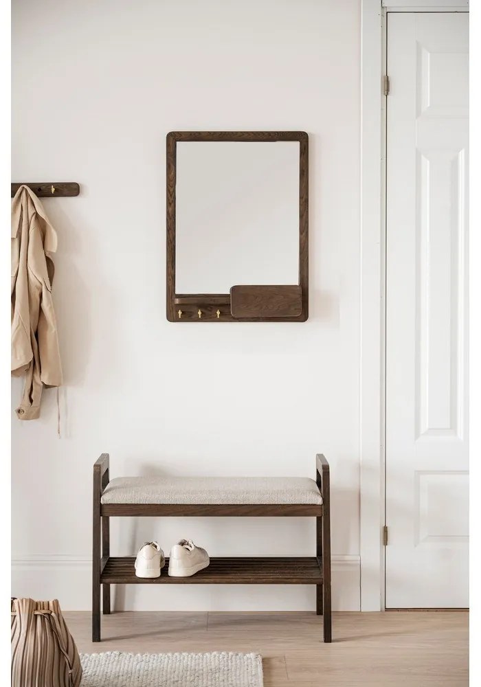 Nástenné zrkadlo s poličkou s dreveným rámom 45x60 cm Inverness - Rowico