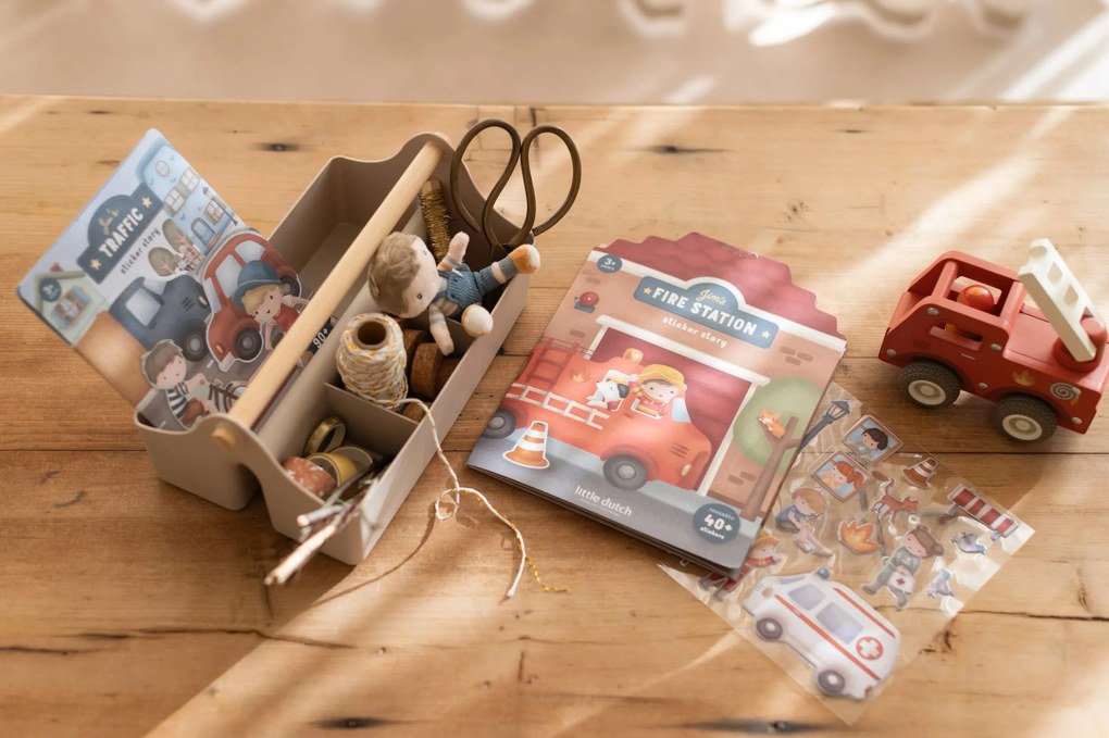 Knižka so samolepkami Hasičská stanica Jim