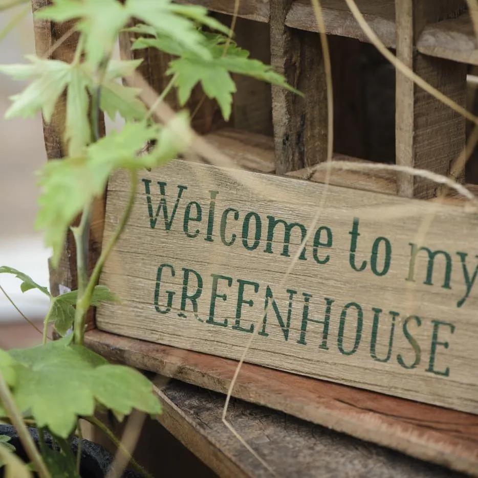 IB LAURSEN Drevená ceduľa Welcome to my Greenhouse