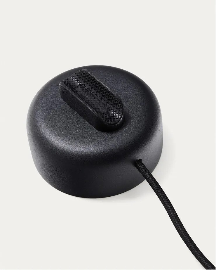 Čierne kovové LED nástenné svietidlo do zásuvky ø 8,5 cm Orey – Kave Home