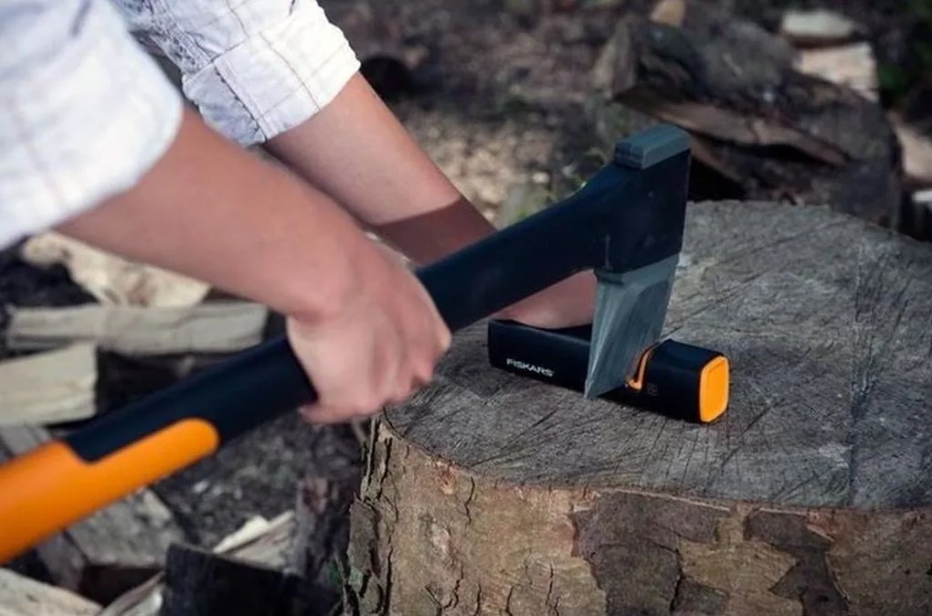 Fiskars Xsharp Ostrič nožov a sekier, 16,5cm (120740) 1000601