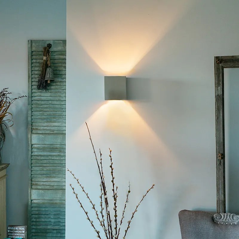 Rustikálna štvorcová nástenná lampa z betónu - Alban