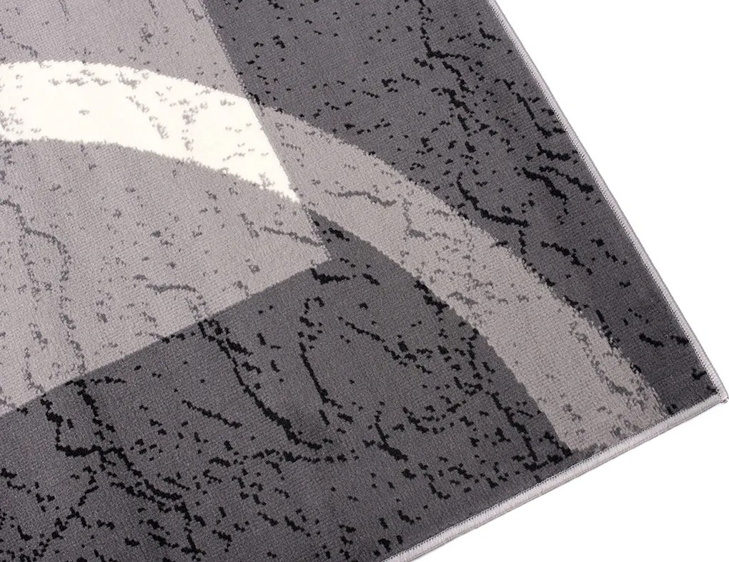TA Koberec 3707A TMAVO SIVÁ LACNÁ PP CRM Rozmer: 140x200 cm