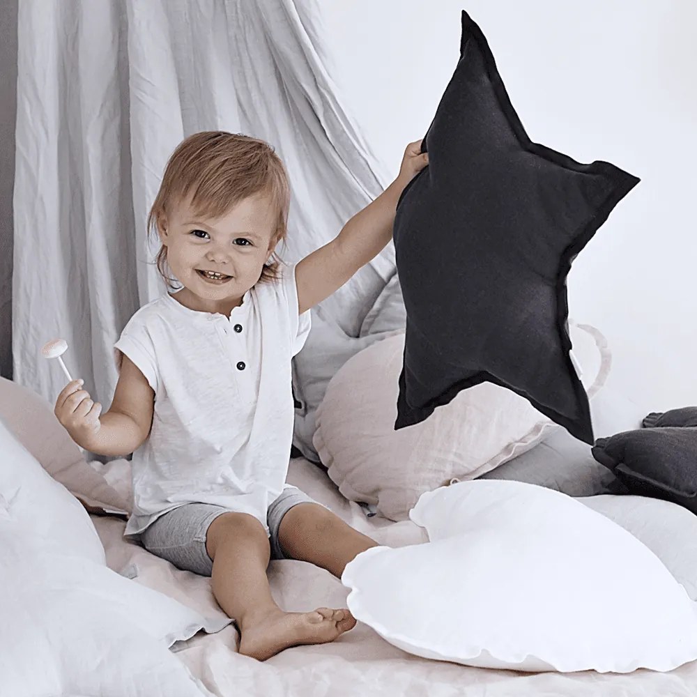 Ľanový vankúš hviezda grafitová 50 cm