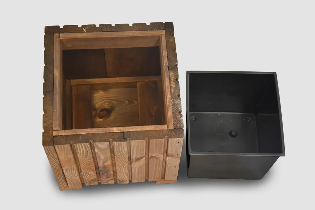Hranatá Drevený truhlík s plastovou vložkou - hnedá, 25x25x25