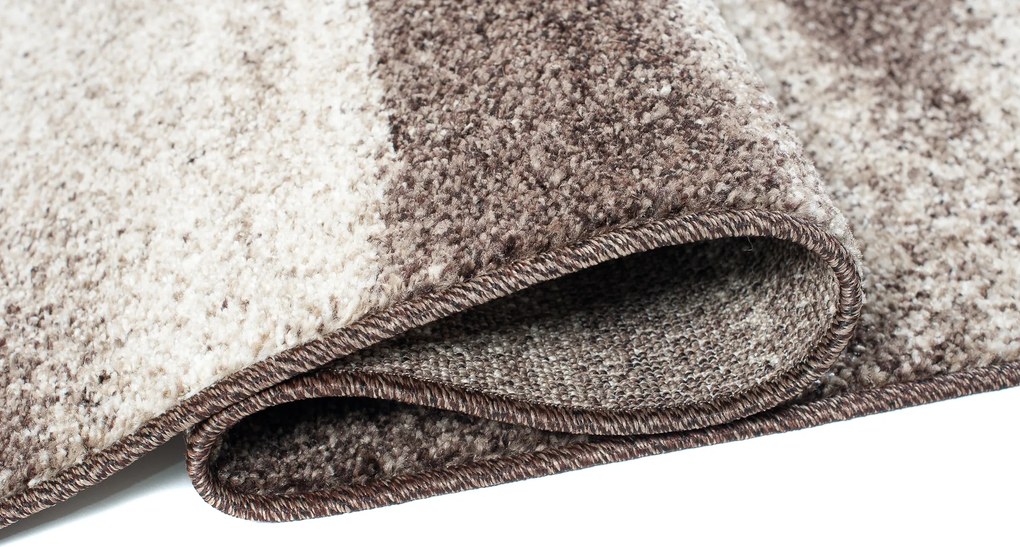 TA Koberec K206A SVETLOHNEDÉ SARI 3UX Rozmer: 70x200 cm