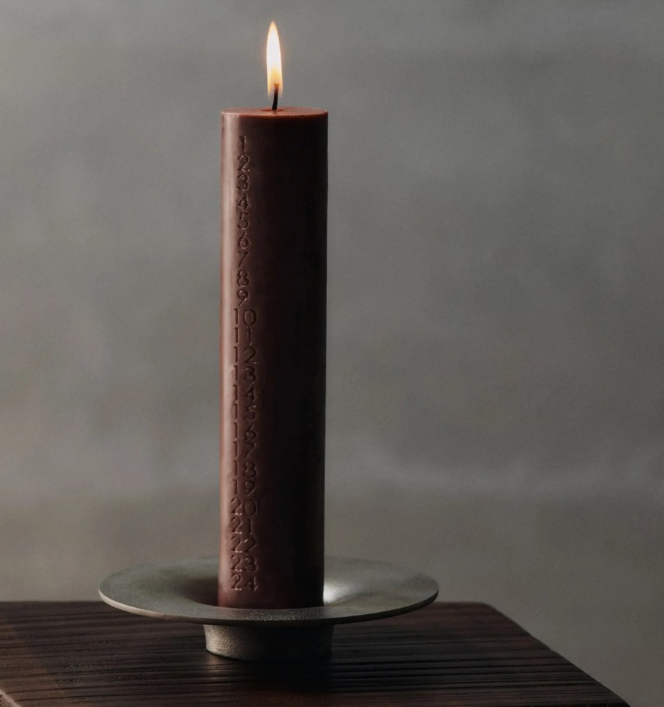 Ferm Living Kovový svietnik Soothe Aluminium Ø 16 cm