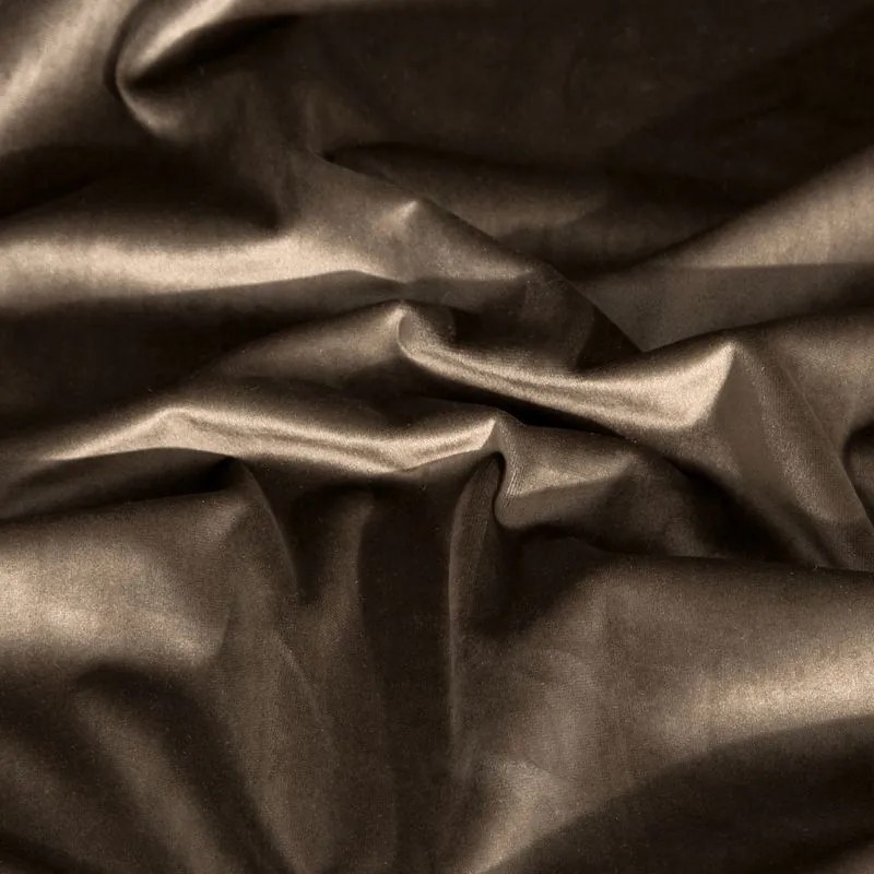Dekorstudio Záves VILLA z exkluzívneho zamatu 140 x 250 cm v hnedej farbe - dekoračné kolieska