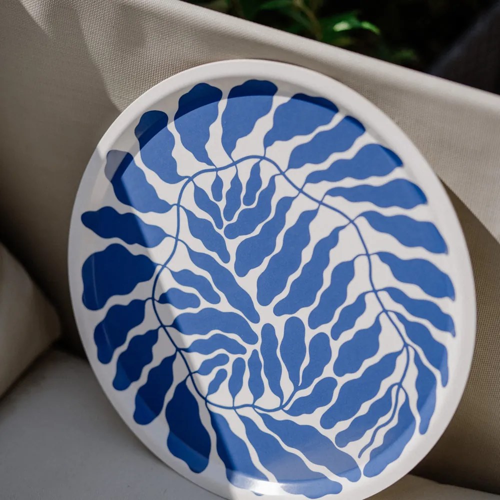 Wrap Ilustrovaná tácka drevená Art Trays by Linnéa Andersson okrúhla modrá