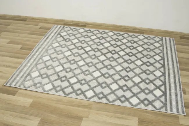 Šnúrkový koberec Stella D418A - Romby Aztec sivý / strieborný
