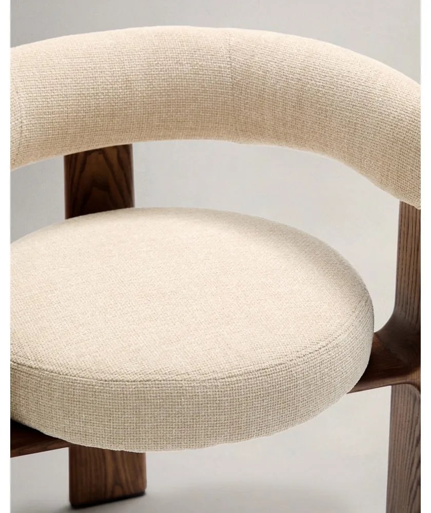 Hnedé/béžové jedálenské kreslo s podrúčkami z jaseňového dreva Granite – Kave Home