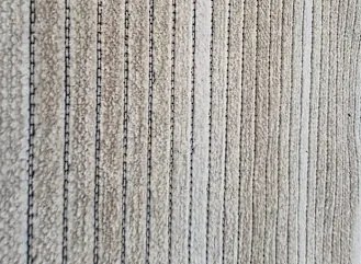 Pruhovaný koberec Saloon CREAM – béžový, nízky vlas, polyester Rozmer: 150x230 cm