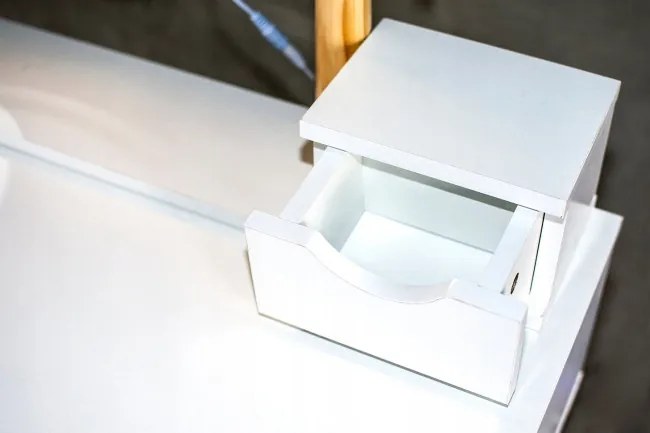 Toaletný stolík GLAM s LED zrkadlom biely / naturálny, sivá taburetka