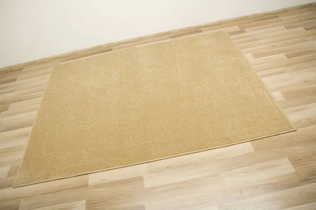 Metrážny koberec Forest 50 medový